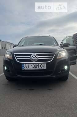 Позашляховик / Кросовер Volkswagen Tiguan 2011 в Києві