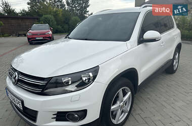 Позашляховик / Кросовер Volkswagen Tiguan 2011 в Золочеві