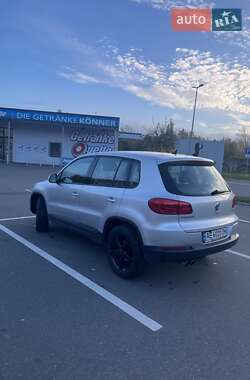 Внедорожник / Кроссовер Volkswagen Tiguan 2013 в 
