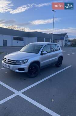 Внедорожник / Кроссовер Volkswagen Tiguan 2013 в 