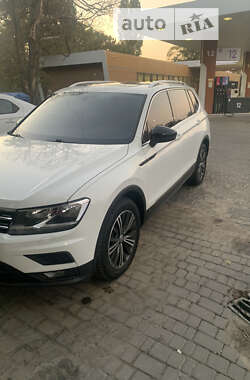 Позашляховик / Кросовер Volkswagen Tiguan 2018 в Одесі