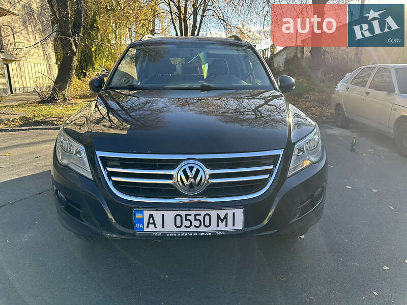 Позашляховик / Кросовер Volkswagen Tiguan 2010 в Києві