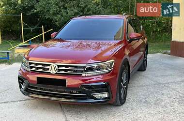 Внедорожник / Кроссовер Volkswagen Tiguan 2019 в Микуличине