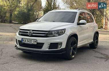 Внедорожник / Кроссовер Volkswagen Tiguan 2015 в Каменском