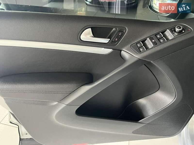 Позашляховик / Кросовер Volkswagen Tiguan 2014 в Києві фото 11 Позашляховик / Кросовер Volkswagen Tiguan 2014 в Києві