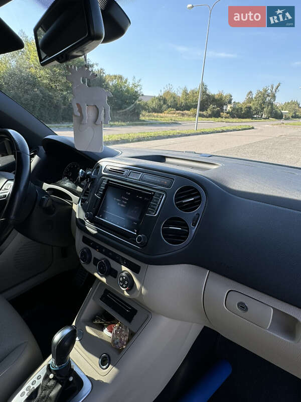 Внедорожник / Кроссовер Volkswagen Tiguan 2016 в Львове