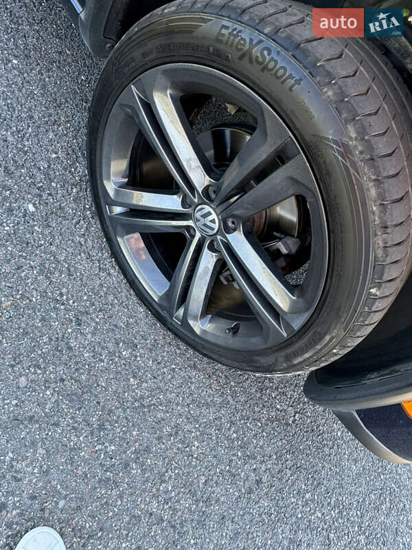 Внедорожник / Кроссовер Volkswagen Tiguan 2016 в Львове