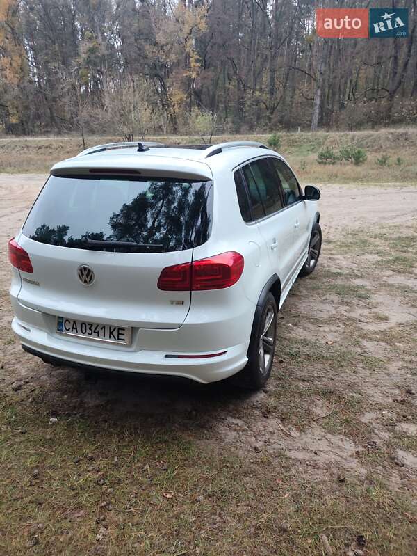 Позашляховик / Кросовер Volkswagen Tiguan 2016 в Богуславі