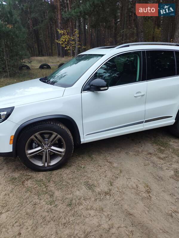 Позашляховик / Кросовер Volkswagen Tiguan 2016 в Богуславі