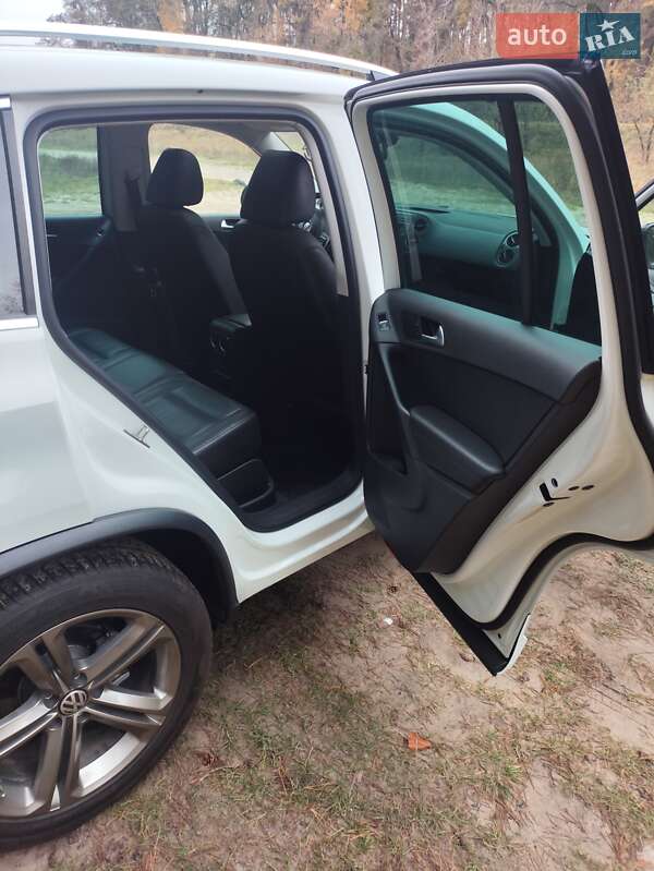 Позашляховик / Кросовер Volkswagen Tiguan 2016 в Богуславі