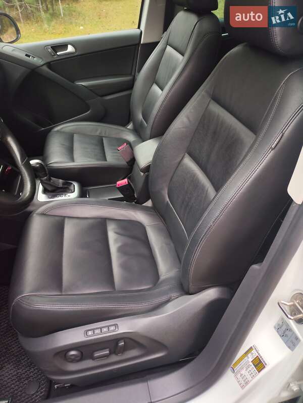 Позашляховик / Кросовер Volkswagen Tiguan 2016 в Богуславі