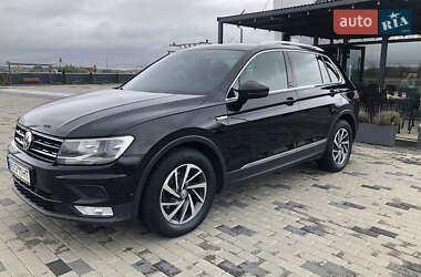 Позашляховик / Кросовер Volkswagen Tiguan 2017 в Тячеві