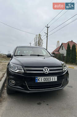 Позашляховик / Кросовер Volkswagen Tiguan 2015 в Києві