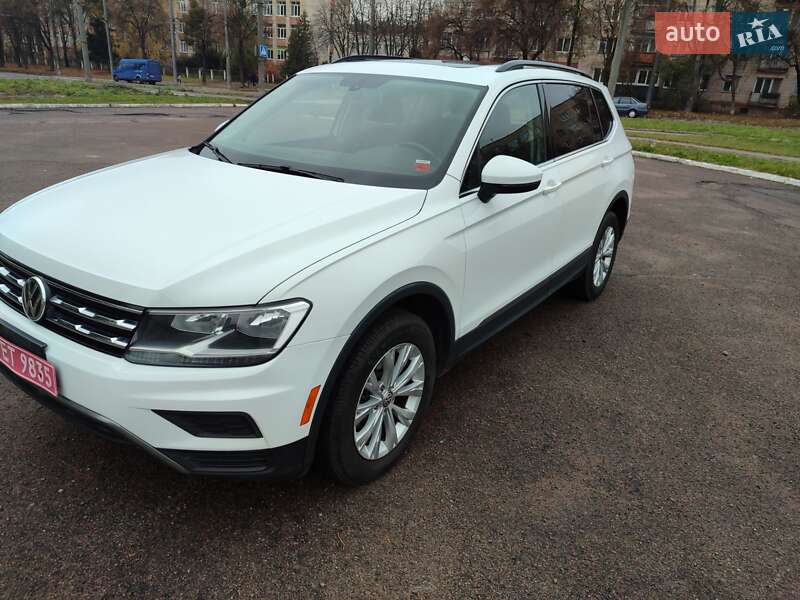 Внедорожник / Кроссовер Volkswagen Tiguan 2018 в Ровно