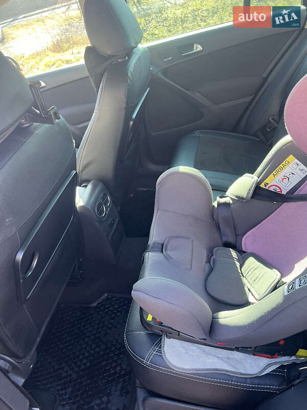 Внедорожник / Кроссовер Volkswagen Tiguan 2010 в Хмельницком фото 12 Внедорожник / Кроссовер Volkswagen Tiguan 2010 в Хмельницком