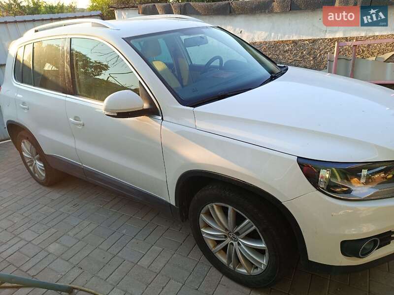 Внедорожник / Кроссовер Volkswagen Tiguan 2013 в Днепре