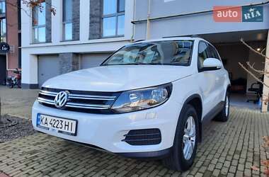 Позашляховик / Кросовер Volkswagen Tiguan 2015 в Києві