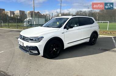 Внедорожник / Кроссовер Volkswagen Tiguan 2019 в Ивано-Франковске