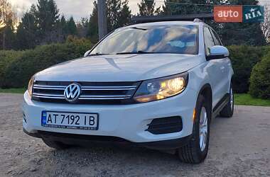 Внедорожник / Кроссовер Volkswagen Tiguan 2016 в Галиче