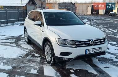 Внедорожник / Кроссовер Volkswagen Tiguan 2017 в Гнивани