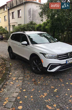 Внедорожник / Кроссовер Volkswagen Tiguan 2022 в Львове