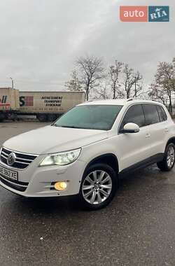 Внедорожник / Кроссовер Volkswagen Tiguan 2011 в Запорожье