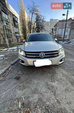 Внедорожник / Кроссовер Volkswagen Tiguan 2015 в Киеве