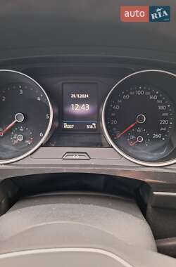 Позашляховик / Кросовер Volkswagen Tiguan 2022 в 