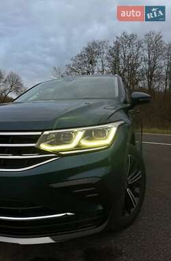 Внедорожник / Кроссовер Volkswagen Tiguan 2021 в Ковеле