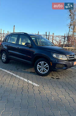 Внедорожник / Кроссовер Volkswagen Tiguan 2016 в 
