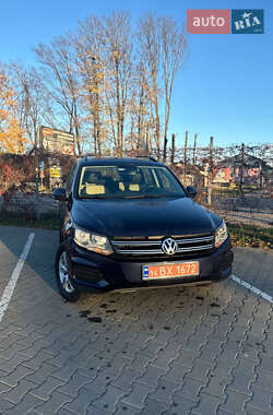 Внедорожник / Кроссовер Volkswagen Tiguan 2016 в 