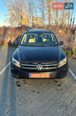 Внедорожник / Кроссовер Volkswagen Tiguan 2016 в 