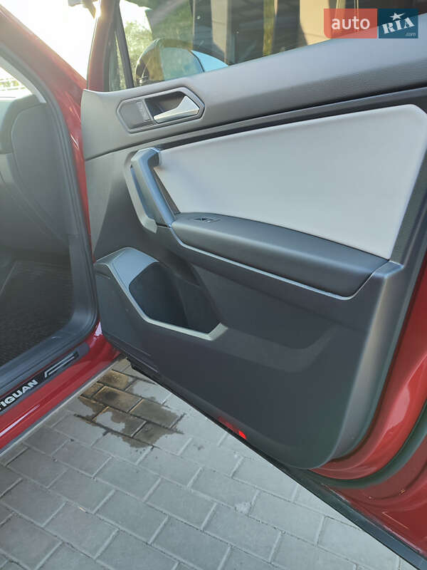 Внедорожник / Кроссовер Volkswagen Tiguan 2018 в Миргороде