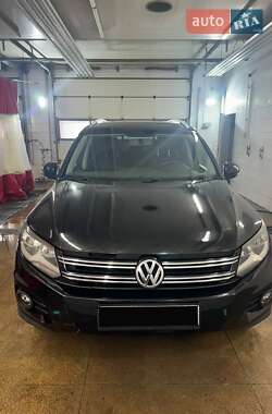 Позашляховик / Кросовер Volkswagen Tiguan 2012 в Харкові