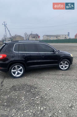 Внедорожник / Кроссовер Volkswagen Tiguan 2008 в 