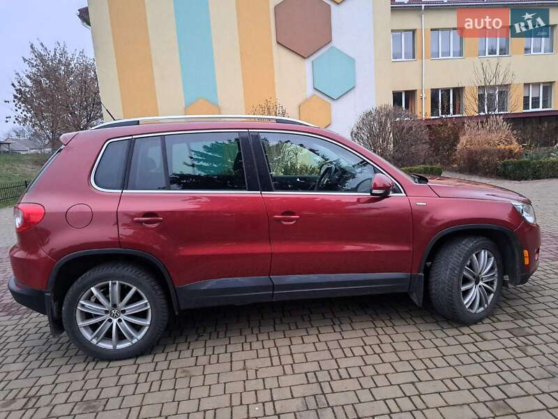 Внедорожник / Кроссовер Volkswagen Tiguan 2010 в Луцке