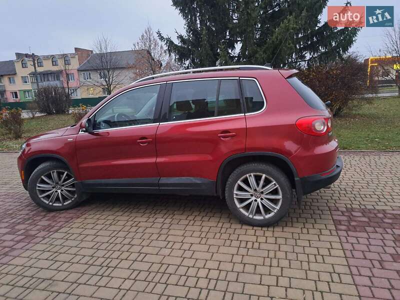 Внедорожник / Кроссовер Volkswagen Tiguan 2010 в Луцке