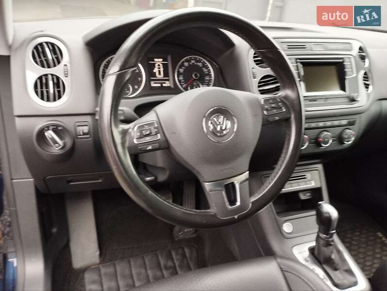 Позашляховик / Кросовер Volkswagen Tiguan 2016 в Чернігові