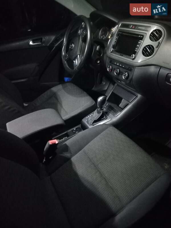 Внедорожник / Кроссовер Volkswagen Tiguan 2014 в Шостке