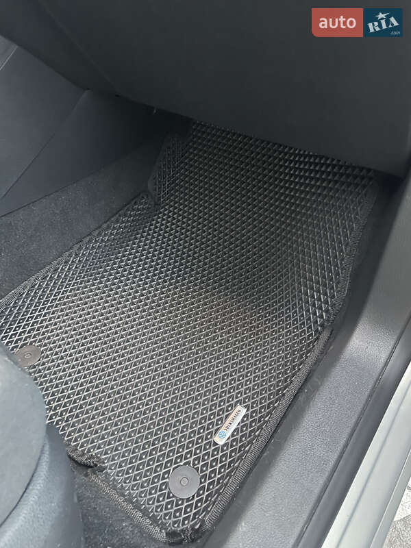 Внедорожник / Кроссовер Volkswagen Tiguan 2009 в Запорожье