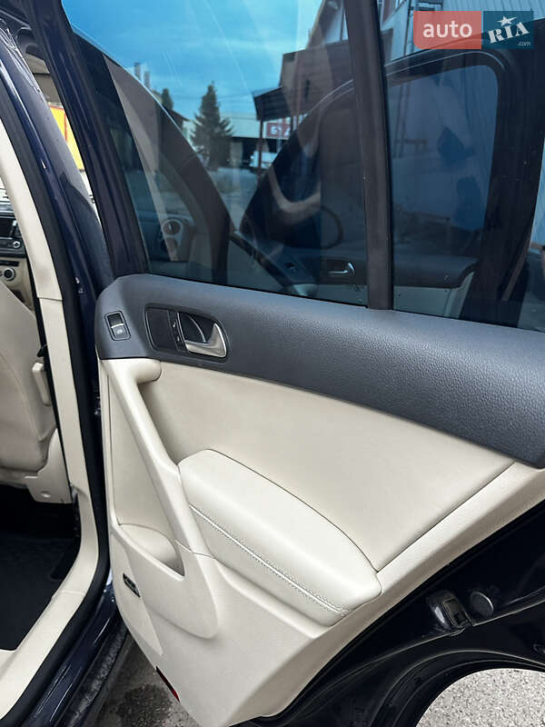 Внедорожник / Кроссовер Volkswagen Tiguan 2014 в Житомире