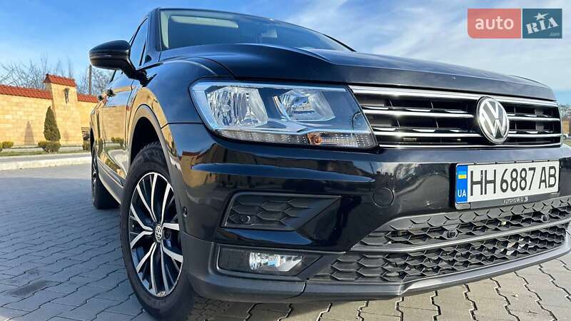 Внедорожник / Кроссовер Volkswagen Tiguan 2019 в Измаиле