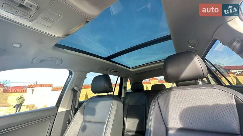Внедорожник / Кроссовер Volkswagen Tiguan 2019 в Измаиле