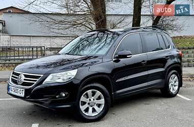 Позашляховик / Кросовер Volkswagen Tiguan 2011 в Києві