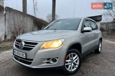 Позашляховик / Кросовер Volkswagen Tiguan 2010 в Києві