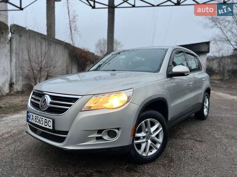 Внедорожник / Кроссовер Volkswagen Tiguan 2010 в Киеве