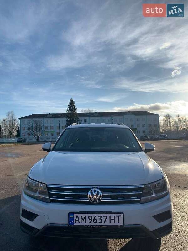 Позашляховик / Кросовер Volkswagen Tiguan 2017 в Житомирі