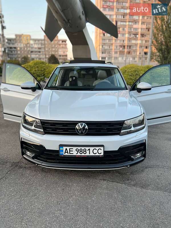 Позашляховик / Кросовер Volkswagen Tiguan 2017 в Дніпрі