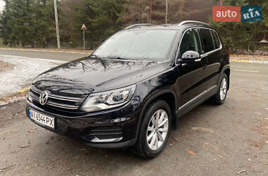 Внедорожник / Кроссовер Volkswagen Tiguan 2016 в Буче