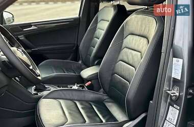 Внедорожник / Кроссовер Volkswagen Tiguan 2019 в 